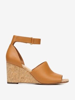 Vince Women’s Kensey Wedge Excellent Condition size 7 Square Toe Wedge